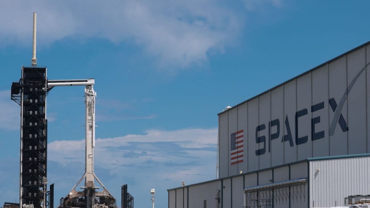 SpaceX awarded $4 billion Space Force contract to track airborne threats
