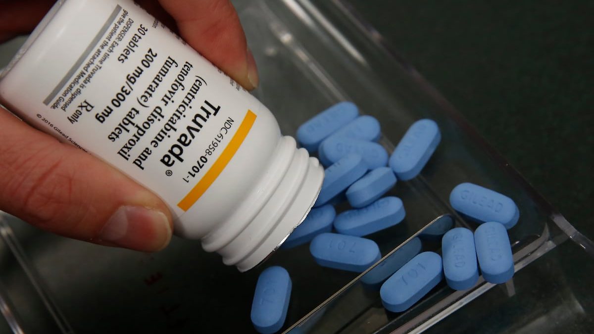 Pentagon balks at court order allowing HIV-positive persons to serve