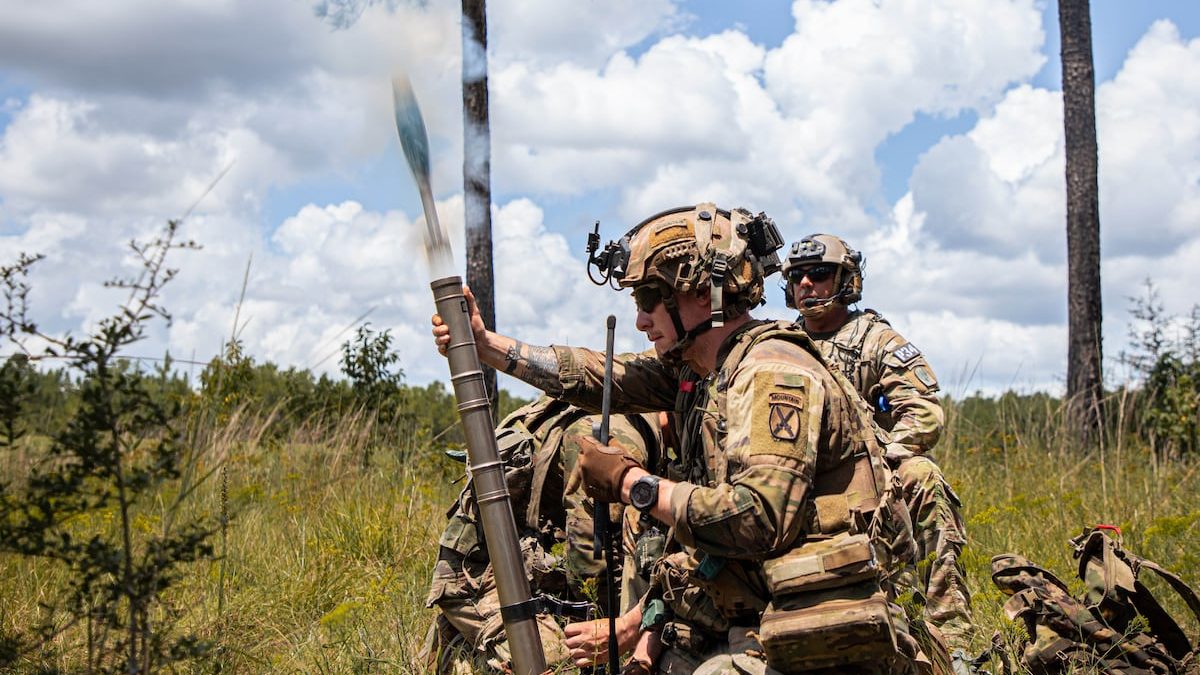 Army mortar crews trade laptops for phone app