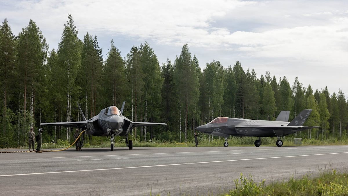 Highway patrol: US Marine F-35s conduct flight operations on Finnish roads