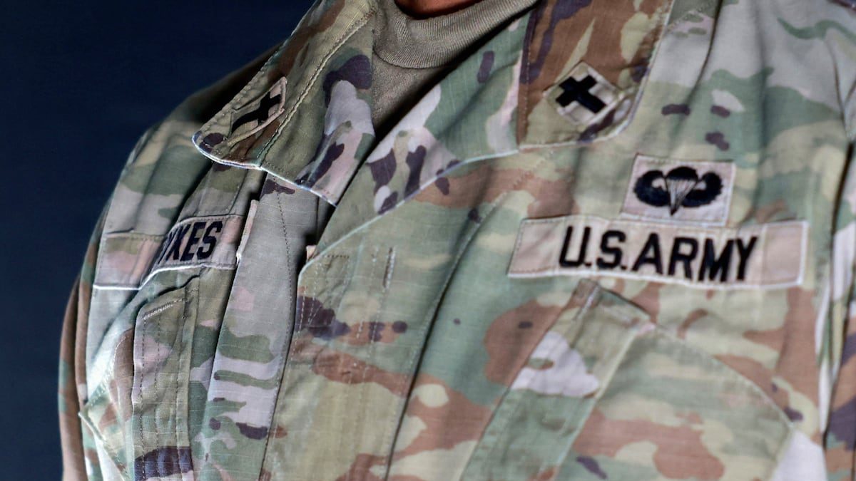 US Army gives chaplains 90 days to remove rank insignia