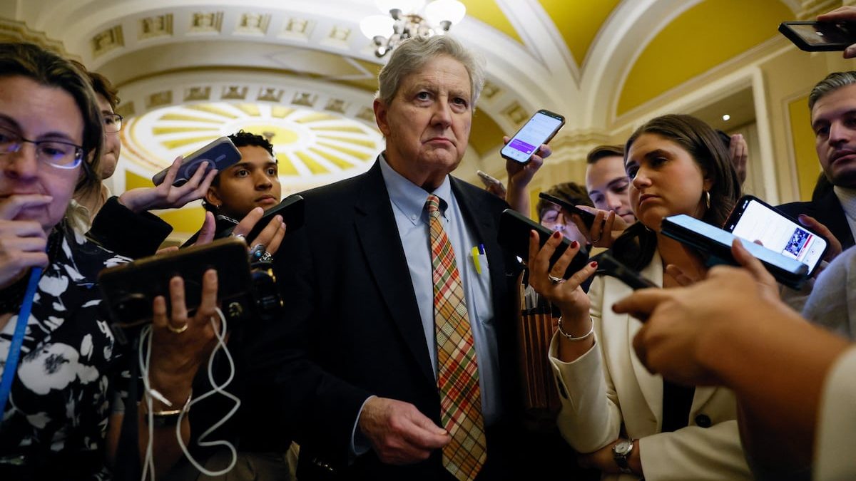 Senator warns of government shutdown over dispute on fiscal 2027 defense budget
