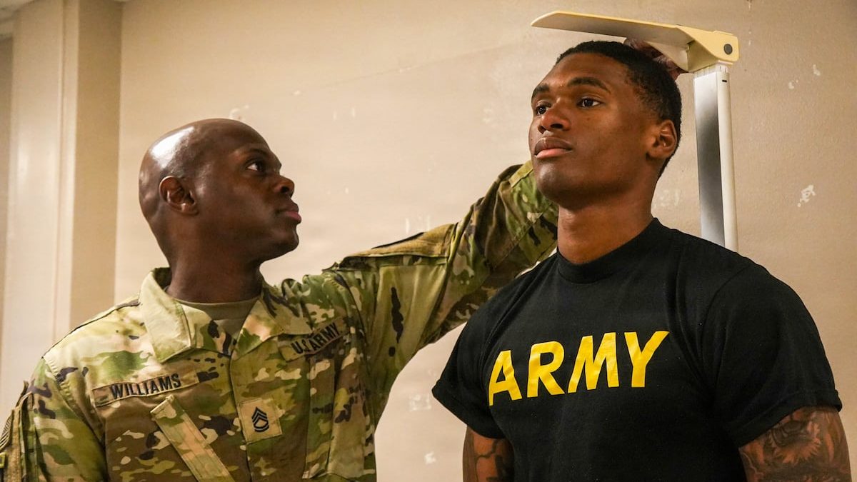 Army scraps height-and-weight tables in favor of waist-to-height assessment