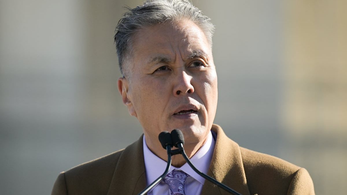 Top House Democrat calls to split veterans omnibus, advance Major Richard Star Act