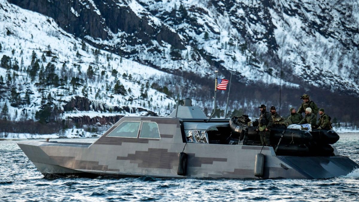 Navy offers select special warfare officers up to six-figure bonuses to stay in uniform