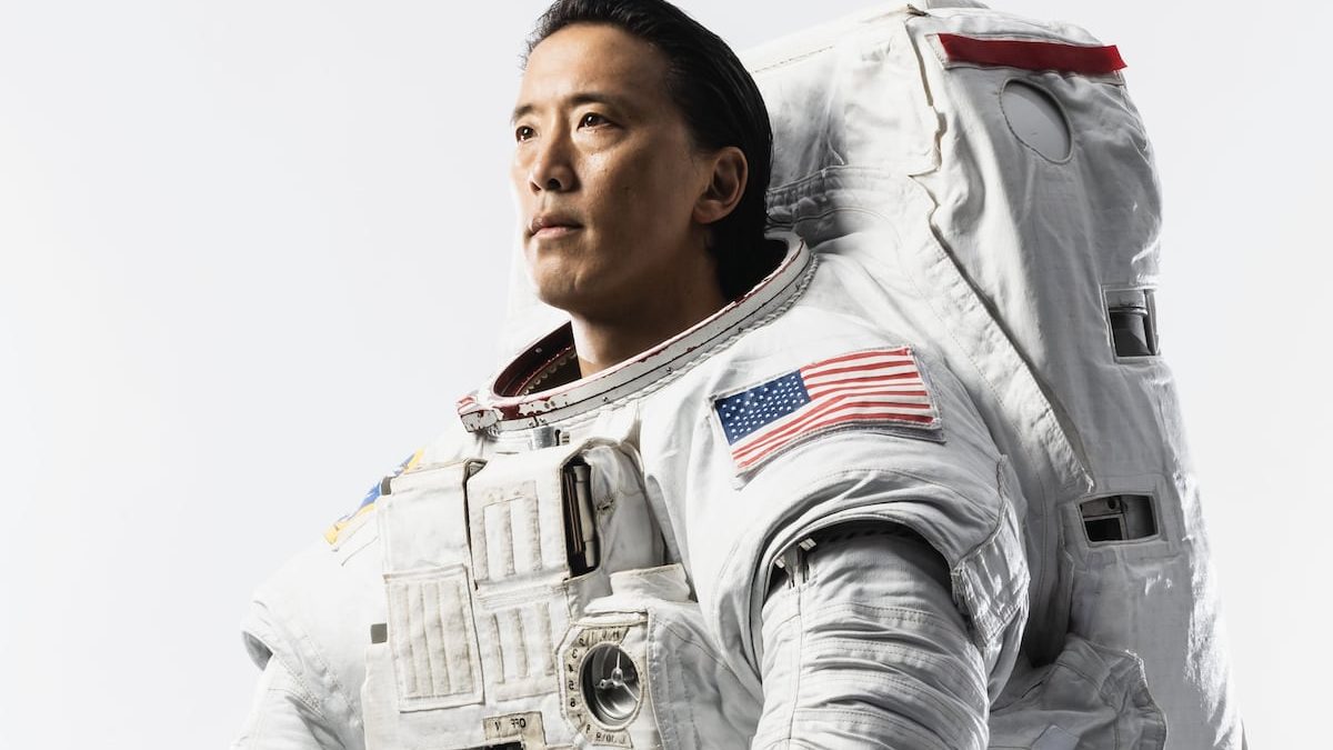 Jonny Kim’s resume already lists Navy SEAL, astronaut, doctor. He’s now returning to active duty.