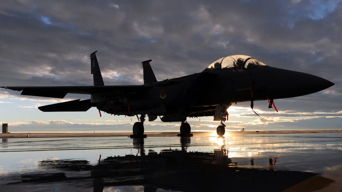 Air Force awards Boeing 1 billion ceiling contract for F-15 production, modernization