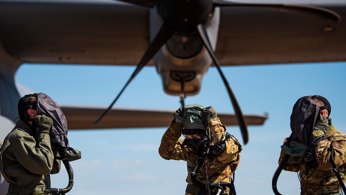 Airmen, guardians must complete gask mask seal tests before end of year