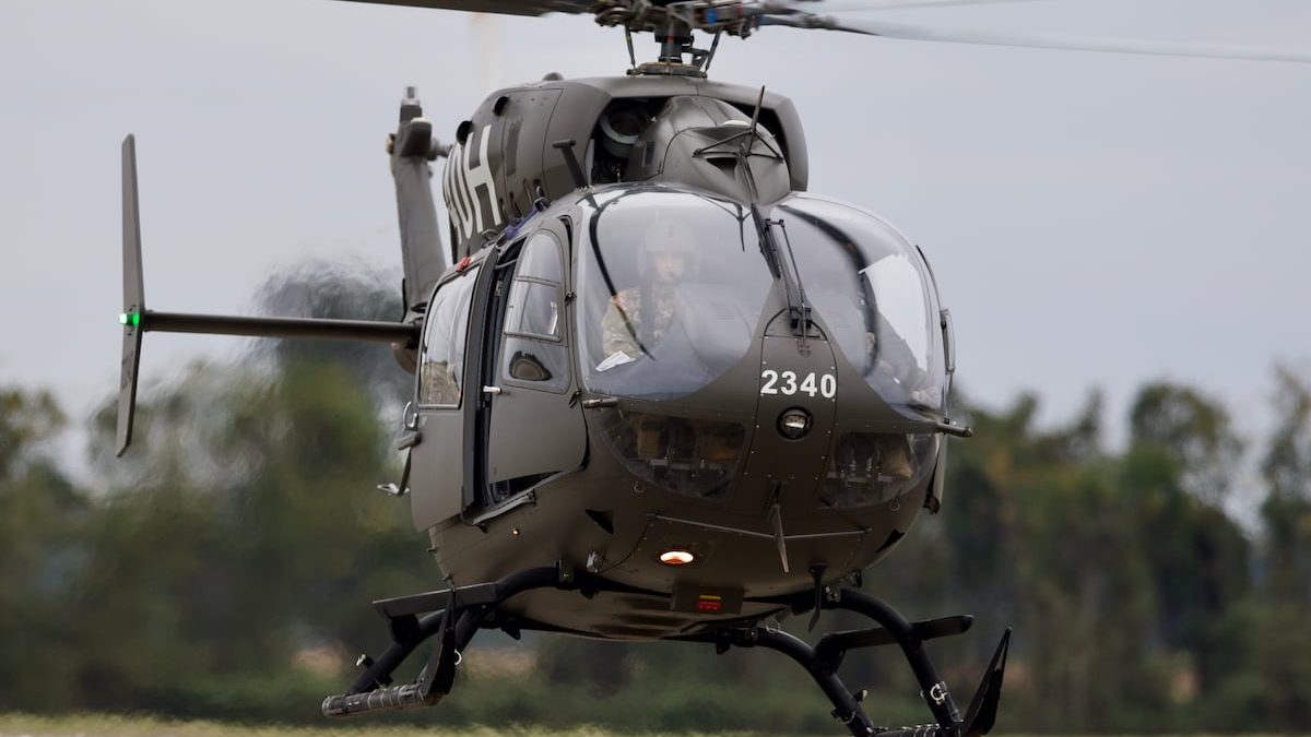 Army shifts helicopter training to a contractor-run model