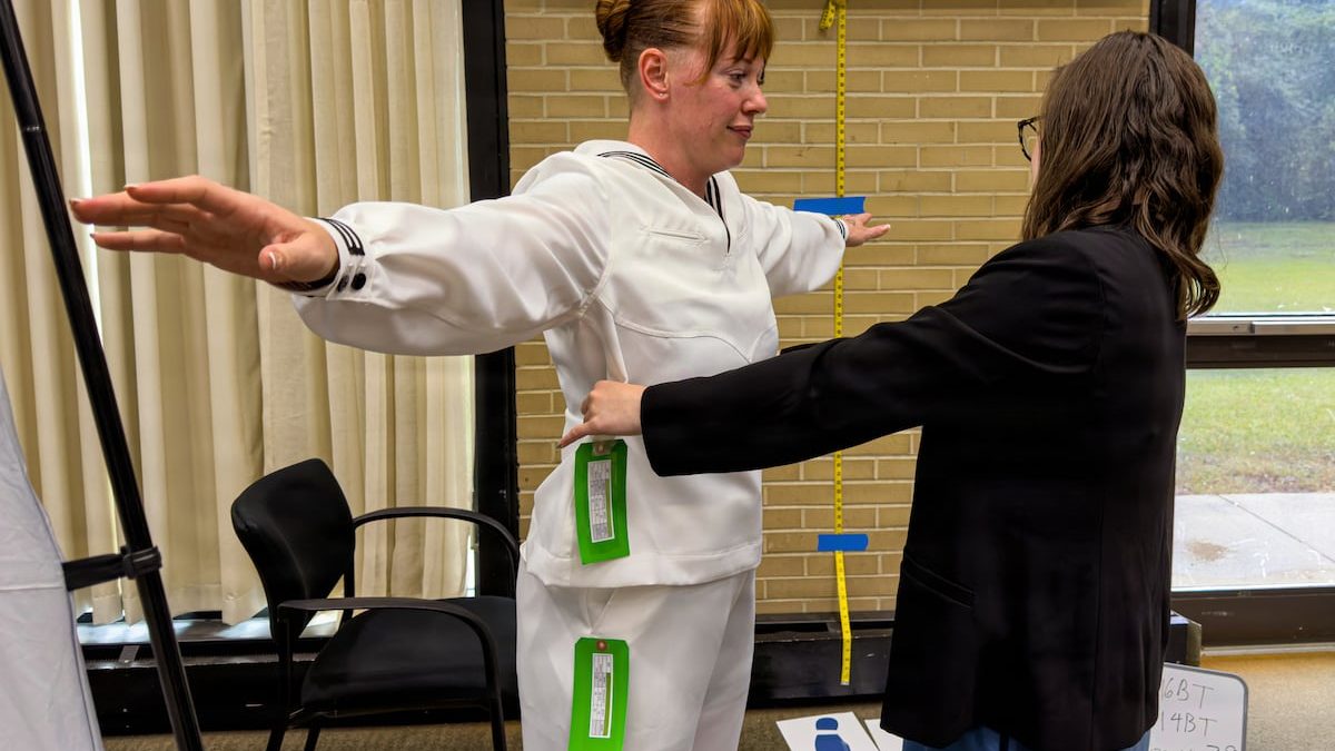 Navy works with 80 female sailors to evaluate future uniforms