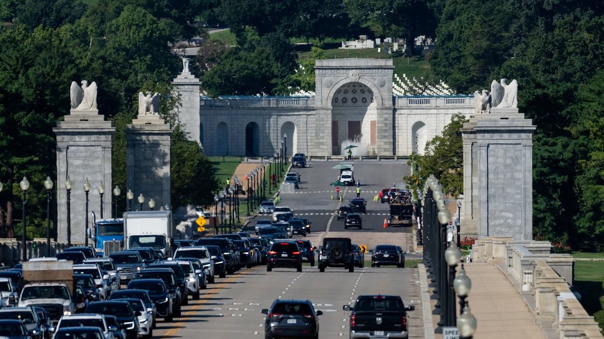 Triumphal arch in Washington to serve as military complex, Trump says