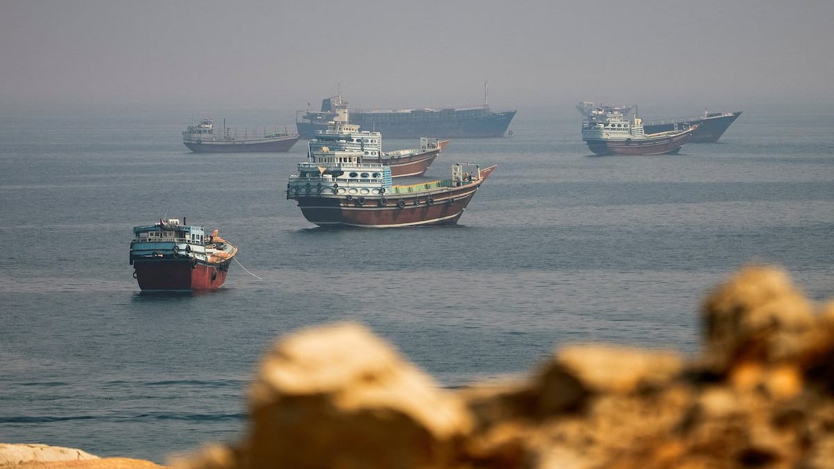 US launches new barrage of strikes on Iran around Strait of Hormuz