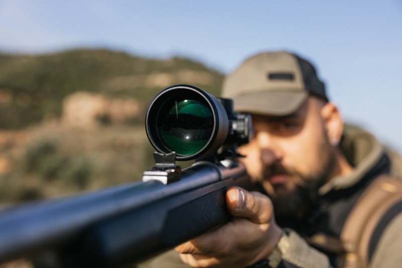 How to Choose a Rifle Scope: Buying Guide & Tips