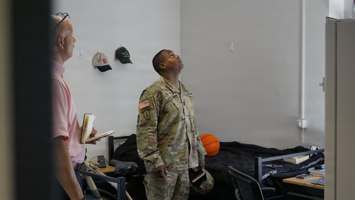 Citing knowledge gaps, Army rolls out barracks guidebook for NCOs